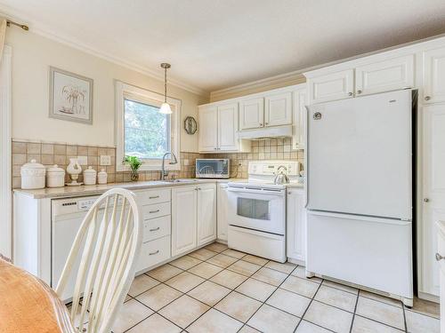 Kitchen - 3261 Rue Carmina, Laval (Fabreville), QC - Indoor Photo Showing Kitchen