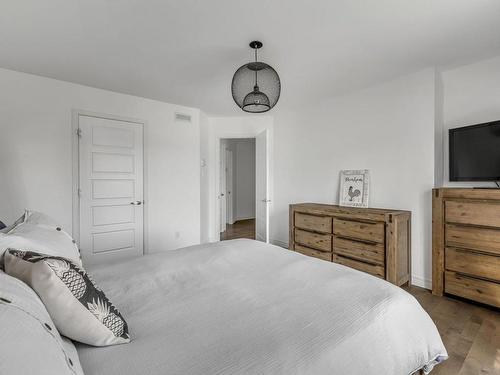 Chambre Ã  coucher principale - 18 Rue Des Trois-Manoirs, Lévis (Les Chutes-De-La-Chaudière-Est), QC - Indoor Photo Showing Bedroom