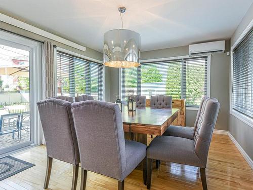 Solarium - 11 Rue Daubigny, Candiac, QC - Indoor Photo Showing Dining Room