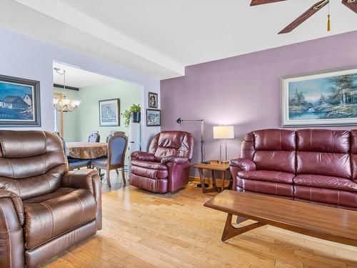 Living room - 11950 Av. Pierre-Baillargeon, Montréal (Rivière-Des-Prairies/Pointe-Aux-Trembles), QC - Indoor Photo Showing Living Room