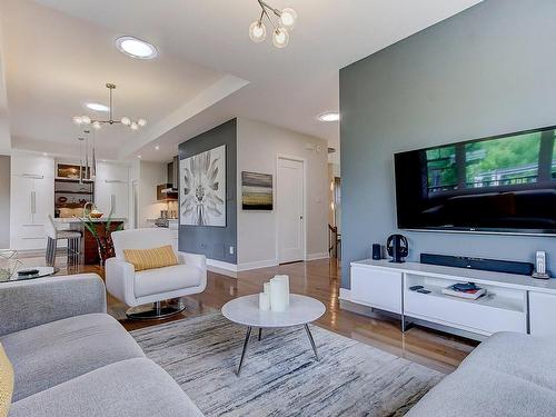 Salon - 4037 Rue Des Bolets, Saint-Bruno-De-Montarville, QC - Indoor Photo Showing Living Room