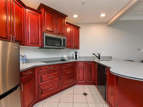 904/903B-366 Clubhouse Dr, Courtenay, BC - Indoor Photo Showing Kitchen