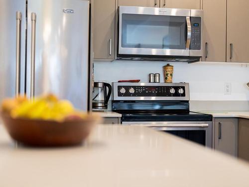 328 Wing Place, Kamloops, BC - Indoor Photo Showing Kitchen