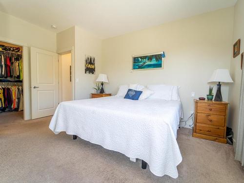 328 Wing Place, Kamloops, BC - Indoor Photo Showing Bedroom