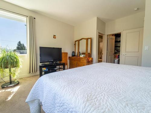 328 Wing Place, Kamloops, BC - Indoor Photo Showing Bedroom