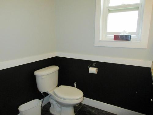 1556 Bann Street, Merritt, BC - Indoor Photo Showing Bathroom