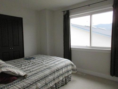 1556 Bann Street, Merritt, BC - Indoor Photo Showing Bedroom