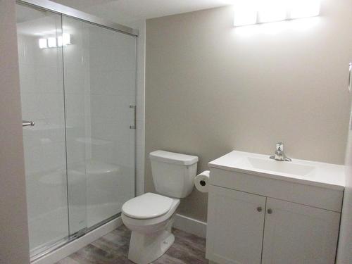 1556 Bann Street, Merritt, BC - Indoor Photo Showing Bathroom