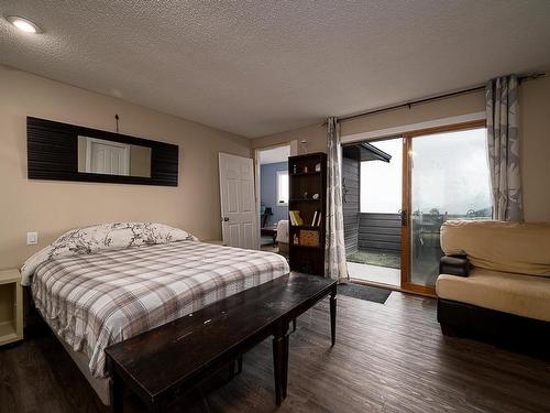 2156 Van Horne Drive, Kamloops, BC - Indoor Photo Showing Living Room