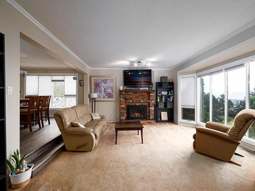 2156 Van Horne Drive, Kamloops, BC - Indoor Photo Showing Living Room With Fireplace