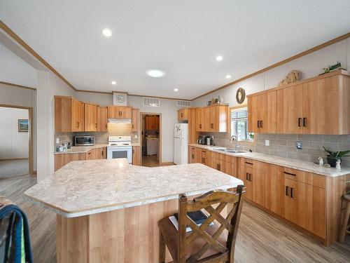 2454 Aberdeen Road, Merritt, BC - Indoor Photo Showing Kitchen With Double Sink