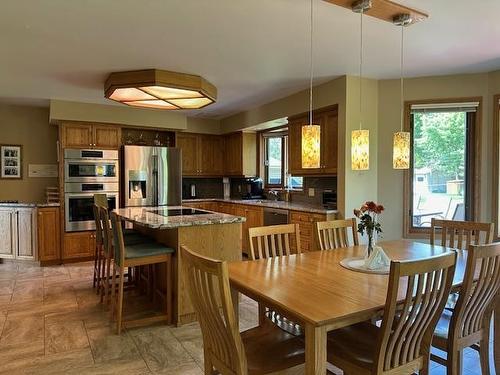 2037 Mount Forest Boulevard, Thunder Bay, ON - Indoor Photo Showing Dining Room