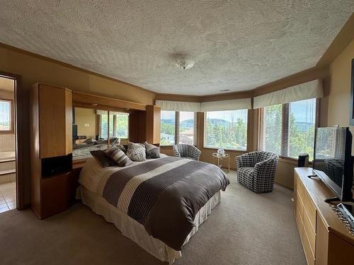 2037 Mount Forest Boulevard, Thunder Bay, ON - Indoor Photo Showing Bedroom