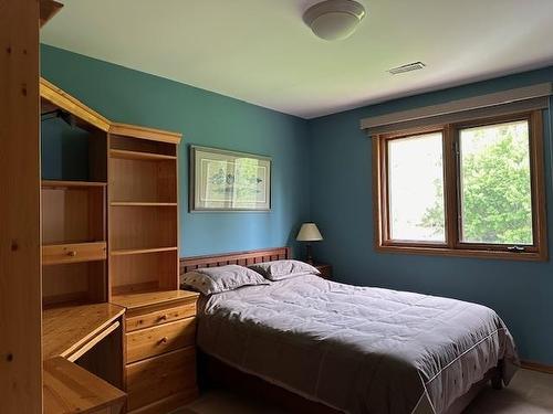 2037 Mount Forest Boulevard, Thunder Bay, ON - Indoor Photo Showing Bedroom