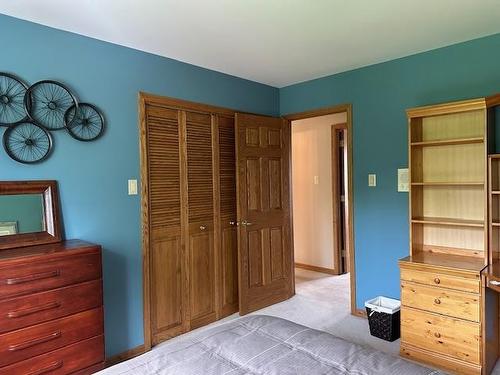 2037 Mount Forest Boulevard, Thunder Bay, ON - Indoor Photo Showing Bedroom