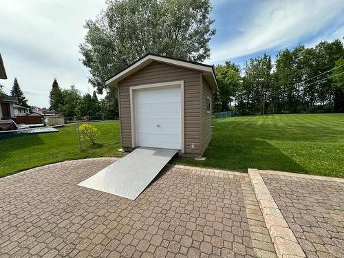 2037 Mount Forest Boulevard, Thunder Bay, ON - Outdoor