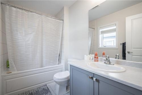 82 Sundin Drive, Caledonia, ON - Indoor Photo Showing Bathroom