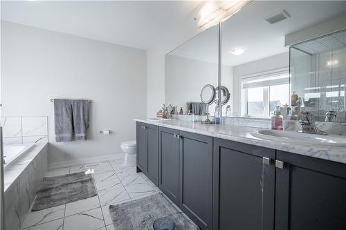 82 Sundin Drive, Caledonia, ON - Indoor Photo Showing Bathroom