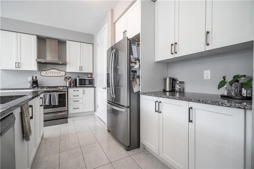 82 Sundin Drive, Caledonia, ON - Indoor Photo Showing Kitchen With Upgraded Kitchen