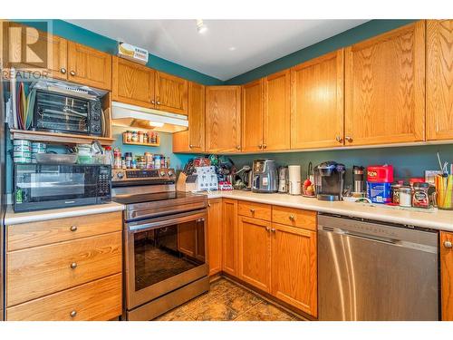 153 Snowsell Street Unit# 1, Kelowna, BC - Indoor Photo Showing Kitchen