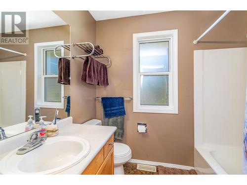 153 Snowsell Street Unit# 1, Kelowna, BC - Indoor Photo Showing Bathroom