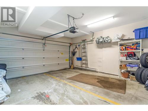 153 Snowsell Street Unit# 1, Kelowna, BC - Indoor Photo Showing Garage