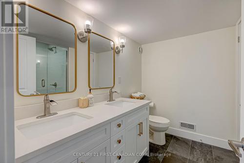 1318 Red Pine, London, ON - Indoor Photo Showing Bathroom