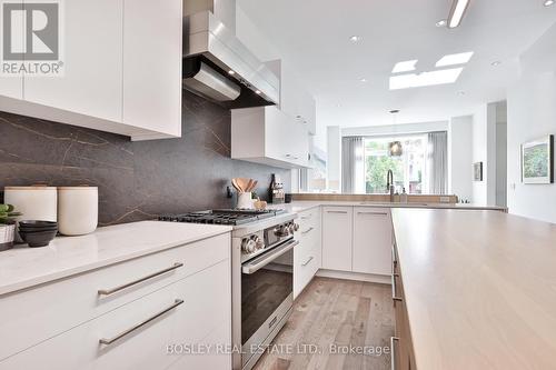 150 Albertus Avenue, Toronto, ON - Indoor Photo Showing Kitchen With Upgraded Kitchen