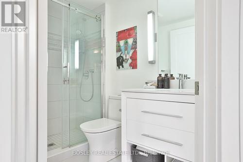 150 Albertus Avenue, Toronto, ON - Indoor Photo Showing Bathroom