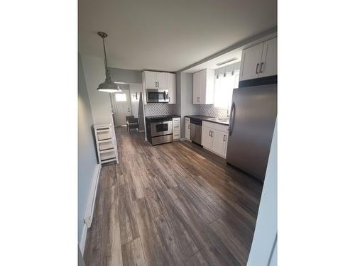 7392 James Street, Mission, BC - Indoor Photo Showing Kitchen