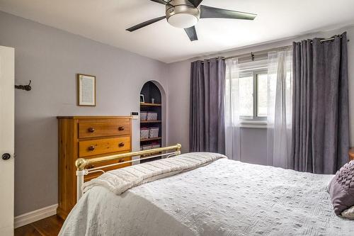 646 Harvest Road, Hamilton, ON - Indoor Photo Showing Bedroom
