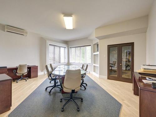 Conference room - 3346 Boul. St-Elzear O., Laval (Chomedey), QC - Indoor