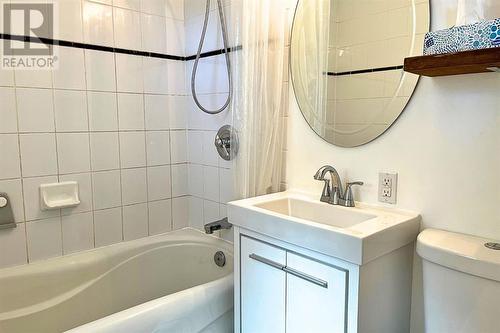 1352 Coral Way, Sarnia, ON - Indoor Photo Showing Bathroom