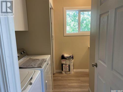 118 2Nd Street E, Lafleche, SK - Indoor Photo Showing Laundry Room