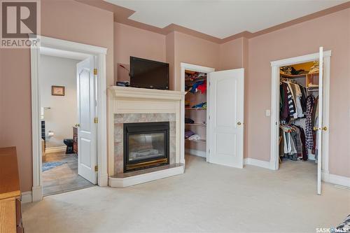 621 Brookhurst Court, Saskatoon, SK - Indoor With Fireplace