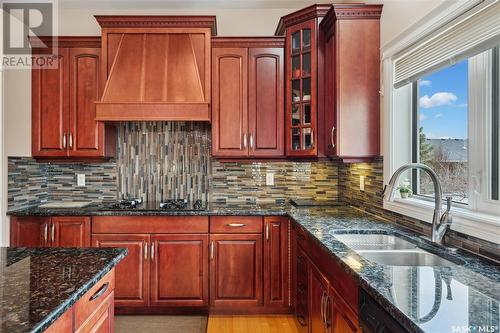 621 Brookhurst Court, Saskatoon, SK - Indoor Photo Showing Kitchen With Double Sink