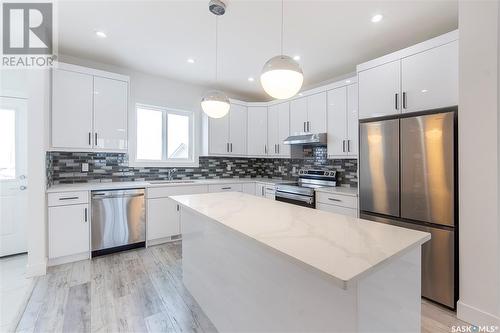 629 Feheregyhazi Boulevard, Saskatoon, SK - Indoor Photo Showing Kitchen With Stainless Steel Kitchen With Upgraded Kitchen