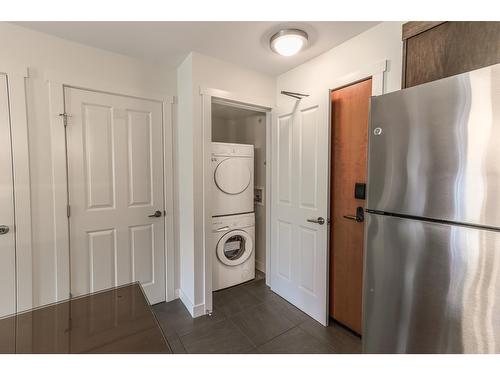 219 - 400 Stemwinder Drive, Kimberley, BC - Indoor Photo Showing Laundry Room