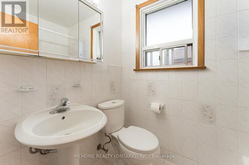 19 Sonnet Court, Toronto, ON - Indoor Photo Showing Bathroom