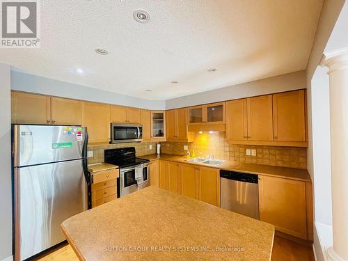 169 Sims Estate Drive, Kitchener, ON - Indoor Photo Showing Kitchen With Stainless Steel Kitchen