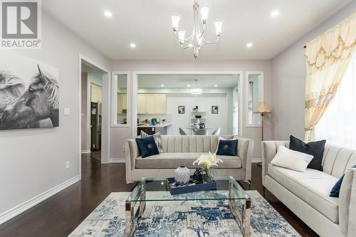 912 O'Reilly Crescent, Shelburne, ON - Indoor Photo Showing Living Room