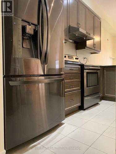 29 Vinod Road, Markham (Cornell), ON - Indoor Photo Showing Kitchen