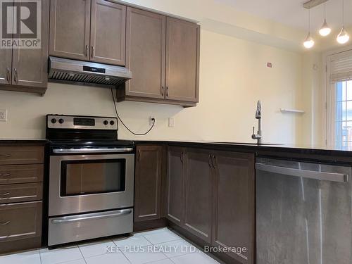 29 Vinod Road, Markham (Cornell), ON - Indoor Photo Showing Kitchen