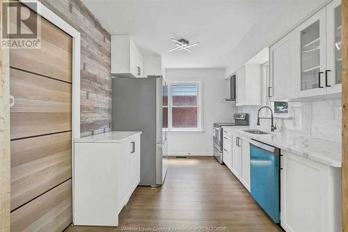 3859 Birch Street, Windsor, ON - Indoor Photo Showing Kitchen