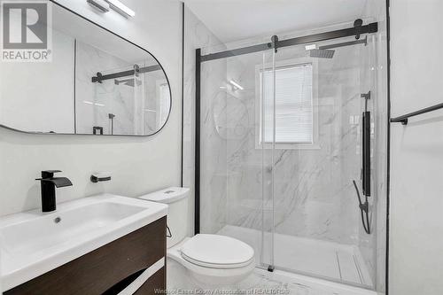 3859 Birch Street, Windsor, ON - Indoor Photo Showing Bathroom