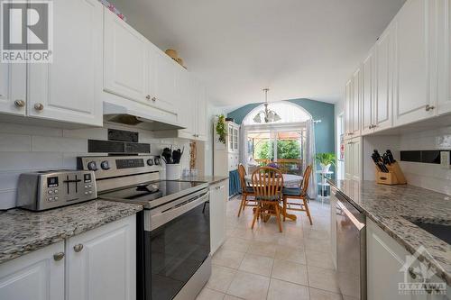 510 Woodchase Street, Ottawa, ON - Indoor Photo Showing Kitchen