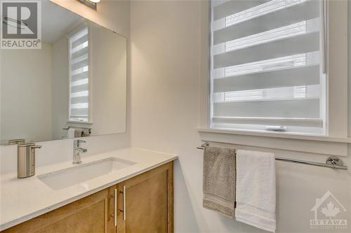 1021 Hydrangea Avenue, Ottawa, ON - Indoor Photo Showing Bathroom