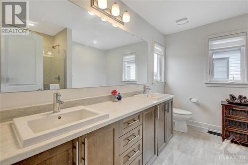 1021 Hydrangea Avenue, Ottawa, ON - Indoor Photo Showing Bathroom