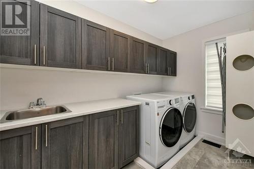 1021 Hydrangea Avenue, Ottawa, ON - Indoor Photo Showing Laundry Room
