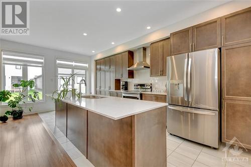 1021 Hydrangea Avenue, Ottawa, ON - Indoor Photo Showing Kitchen With Stainless Steel Kitchen